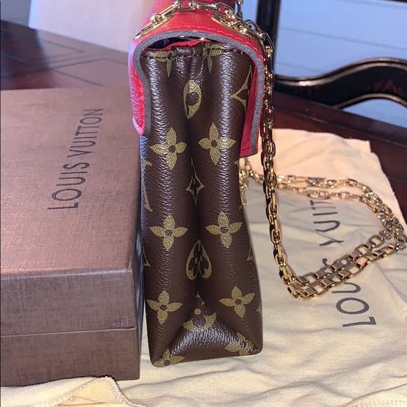 Louis Vuitton Crossbody - Picture 3 of 8